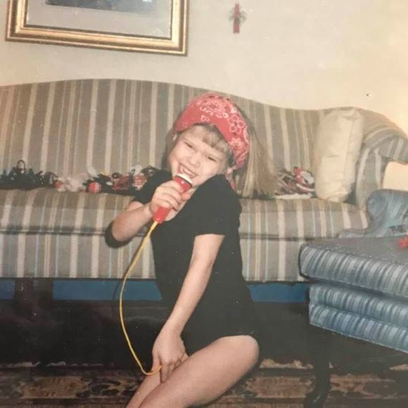 Meet your Posher, Amy - Picture 1 of 1